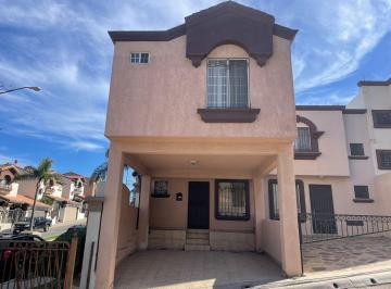 Casa en condominio · 72m² · 2 Recámaras · 2 Estacionamientos · Casa en Venta en Fraccionamiento Colinas del Rey Tijuana - (4)