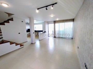 Casa de 3 habitaciones, El Marqués · Venta. Zibata - Casa Remodelada con 3 Recámaras y Roof Garden
