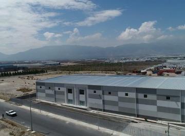 Nave industrial , Arteaga · Renta de Bodegas en Server $73,000