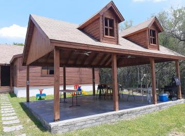 Quinta · 1580m² · 3 Recámaras · 8 Estacionamientos · Quinta Tipo Cabaña Super Equipada en Juárez