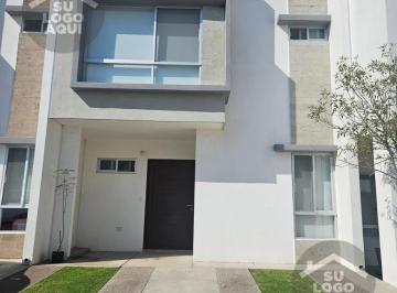 Casa en condominio · 129m² · 3 Recámaras · 2 Estacionamientos · PH - Fraccionamiento Zákia
