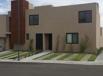 Casa en condominio · 2 Recámaras · 2 Estacionamientos · Casa - Fraccionamiento Zákia