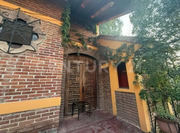 Casa · 700m² · 5 Recámaras · 4 Estacionamientos · En Venta Casa con Terreno en Analco, Tlaltenango, Cuernavaca