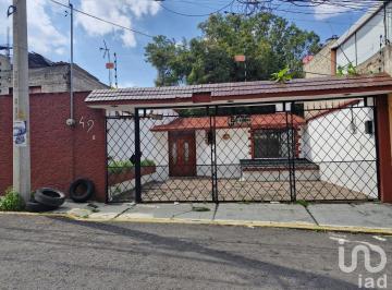 Casa · 280m² · 4 Recámaras · 2 Estacionamientos · Casa en Venta en Ampliación Las Águilas