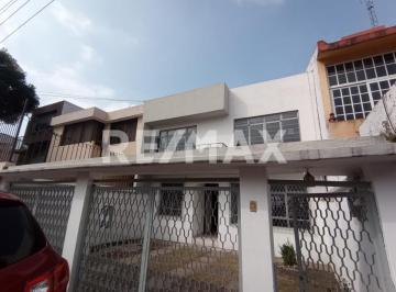 Casa · 200m² · 4 Recámaras · 2 Estacionamientos · Casa en Venta en Coyoacán - (4)