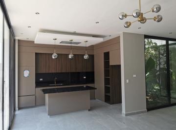 Casa · 260m² · 3 Recámaras · 2 Estacionamientos · Casa Nueva en El Barro Zona Carretera Nacional