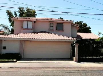Casa · 299m² · 5 Recámaras · 2 Estacionamientos · Casa en Venta + Departamento. Fracc. Los Pinos, Mexicali. + 600 m de Terreno, 5 Recámaras.