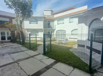 Casa · 550m² · 5 Recámaras · 2 Estacionamientos · Casa en Renta, Zinacantepec