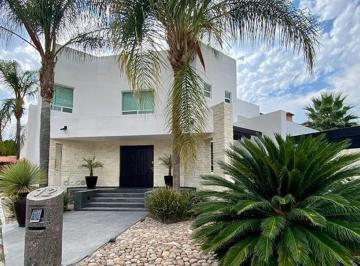 Casa en condominio · 600m² · 3 Recámaras · 4 Estacionamientos · PH - Rinconada Jacarandas
