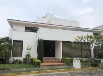 Casa · 503m² · 4 Recámaras · 2 Estacionamientos · Casa en Venta Fraccionamiento Aimp, Poza Rica, Veracruz