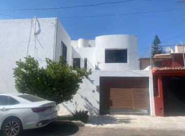 Casa de 1 habitación, Querétaro · Casa en Renta Paseo de La Constitucion Queretaro