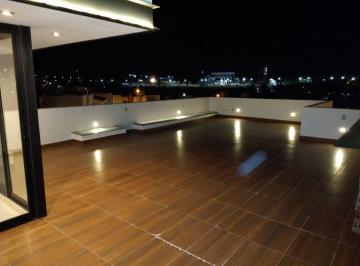 Casa · 300m² · 3 Recámaras · 2 Estacionamientos · Preciosa Casa en Barranca del Refugio