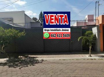 Casa · 151m² · 4 Recámaras · 2 Estacionamientos · Venta de Casa en Colinas del Cimatario