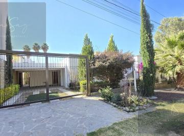 Casa en condominio · 270m² · 3 Recámaras · 4 Estacionamientos · PH - Residencial Lomas del Vergel