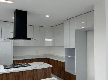 Casa · 260m² · 3 Recámaras · 3 Estacionamientos · Casa en Venta en Valles Lomas del Campanario Norte Queretaro