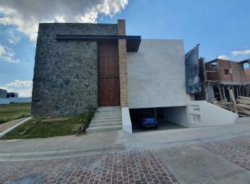 Casa · 356m² · 3 Recámaras · 2 Estacionamientos · Casa Residencial Plus en Venta en Lomas de Angelópolis III Cascatta
