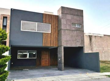 Casa · 247m² · 3 Recámaras · 2 Estacionamientos · Casa en Venta en Sierra Nogal León Gto.