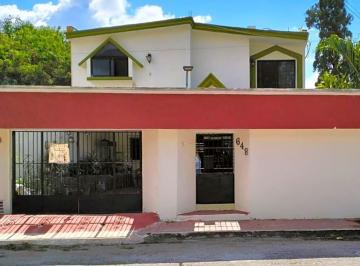 Casa · 338m² · 4 Recámaras · 2 Estacionamientos · Venta Casa en Merida, Yucatán, Fraccionamiento Manuel Avila Camacho