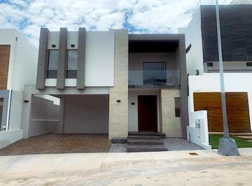 Casa · 268m² · 4 Recámaras · Asturias Cerrada Pravia