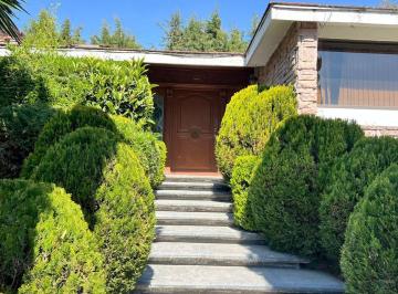 Casa en condominio · 385m² · 4 Estacionamientos · Venta, San José, Metepec