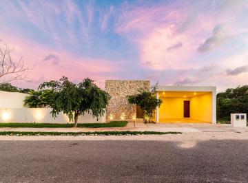 Casa de 3 habitaciones, Mérida · Casa de 1 Planta en Venta en Mérida, Yucatán