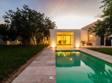 Casa de 3 habitaciones, Mérida · Casa de 1 Planta en Venta en Mérida, Yucatán