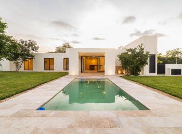 Casa de 3 habitaciones, Mérida · Casa de 1 Planta en Venta en Mérida, Yucatán