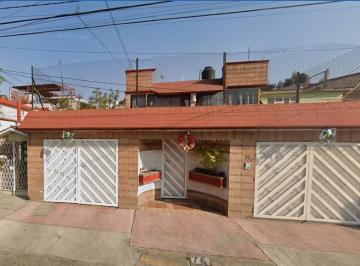 Casa de 4 habitaciones, Nezahualcóyotl · R. I. Casa en Venta en Colonia Bosques de Aragón en Ciudad Nezahualcóyotl, Cp57170
