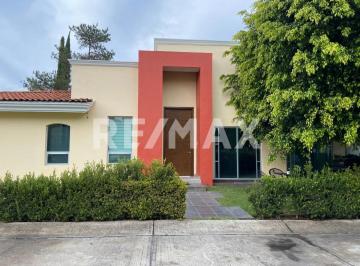 Casa · 161m² · 3 Recámaras · 3 Estacionamientos · Casa en Venta en Jardin Real - (4)