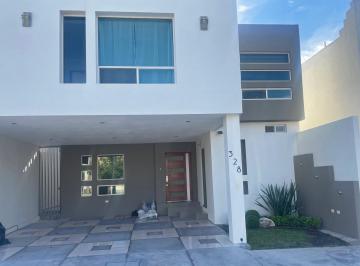 Casa de 3 habitaciones, Arteaga · Casa en Renta en Privanzas del Campestre (Marsella)