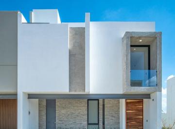 Casa de 3 habitaciones, Zapopan · Casa en Venta en Valle Imperial