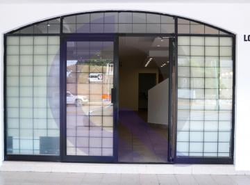 Local comercial · 103m² · 2 Estacionamientos · Local en Venta