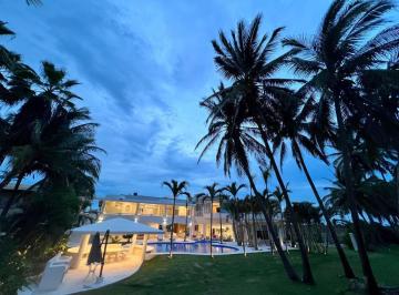 Casa · 1601m² · 12 Recámaras · 7 Estacionamientos · Frente Al Mar/golf Resid Tres Vidas Acapulco Gro
