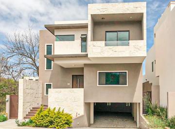 Casa de 3 habitaciones, Monterrey · Casa en Venta en Carolco