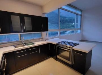 Casa de 5 habitaciones, Monterrey · Casa en Venta en Satelite Acueducto Monterrey con Vista Panoramica