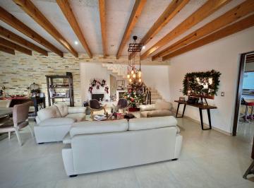 Casa de 4 habitaciones, Cuernavaca · Hermosa Residencia Estilo Mexicano en Privada en Ahuatlán