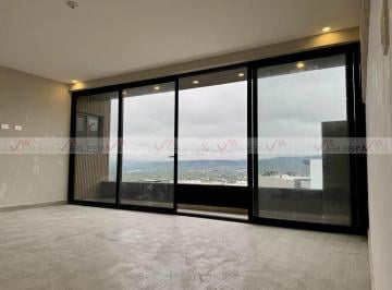 Casa · 465m² · 4 Recámaras · 3 Estacionamientos · Casa en Venta en Yerbaniz