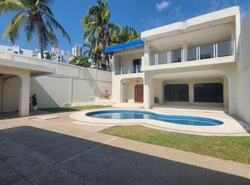 Casa · 450m² · 4 Recámaras · 5 Estacionamientos · Impecable, Privada, Ubicada Residencia en Costa Azul