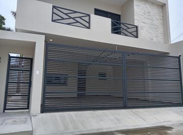 Casa · 225m² · 3 Recámaras · 2 Estacionamientos · Casa en Venta Col Otomi