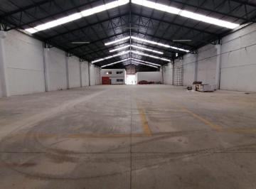Bodega comercial · 1900m² · 10 Estacionamientos · Bodega en Renta en Querétaro Av Principal por Boulevard Bernardo Quintana con Transformador