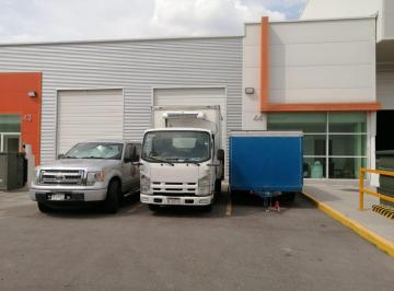 Bodega comercial · 600m² · 4 Estacionamientos · Bodega en Renta en Querétaro, 600 m² Corregidora Balvanera