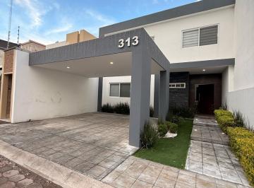 Casa · 274m² · 3 Recámaras · 2 Estacionamientos · Casa en Venta en Zona Calicantos