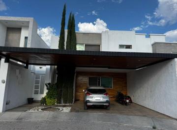 Casa en condominio de 4 habitaciones, Aguascalientes · Residencia en Venta en Residencial Las Cavas Al Norte de Aguascalientes