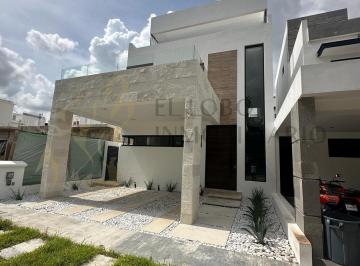 Casa · 336m² · 3 Recámaras · 2 Estacionamientos · Casa en Venta en Residencial Aqua