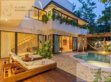 Casa · 348m² · 4 Recámaras · 2 Estacionamientos · Casa en Venta en Tulum