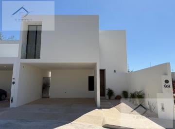 Casa · 189m² · 3 Recámaras · 2 Estacionamientos · Casa en Pueblo Cholul