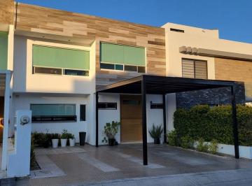 55e1f2b74d954d643487d4e7dfd79d15f63b0411ea0fa480aa76011b52595b5a · Casa en Venta Grand Juriquilla