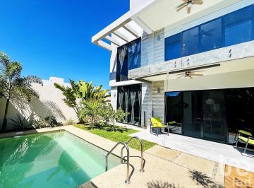 Casa · 158m² · 2 Recámaras · 2 Estacionamientos · Casa en Venta a 5 Minutos de Playa Delfin