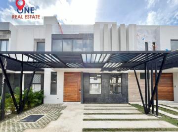 Casa en condominio de 3 habitaciones, Benito Juárez · Casa Nueva 3 Niveles con Alberca en Residencial Rio Cancún