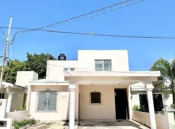 Casa · 120m² · 3 Recámaras · 2 Estacionamientos · Casa Semiamueblada en Renta Ideal Para Casa Habitación U Oficinas